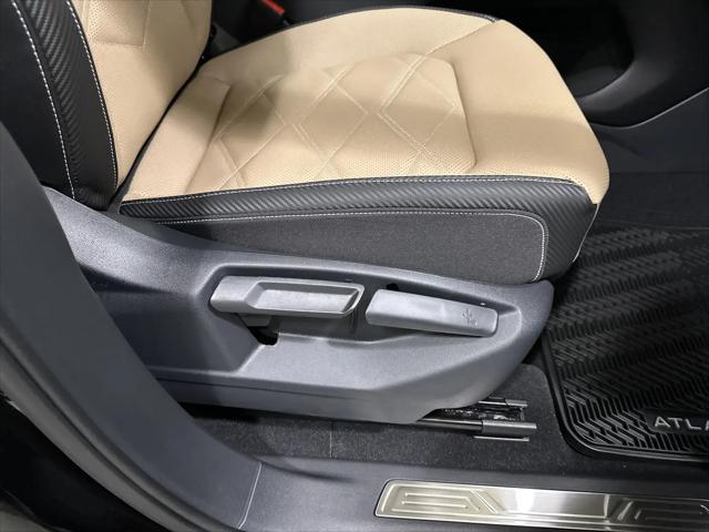 2026 Volkswagen Atlas Cross Sport SE with Technology