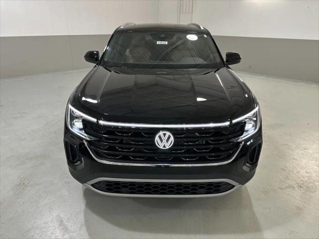 2026 Volkswagen Atlas Cross Sport SE with Technology