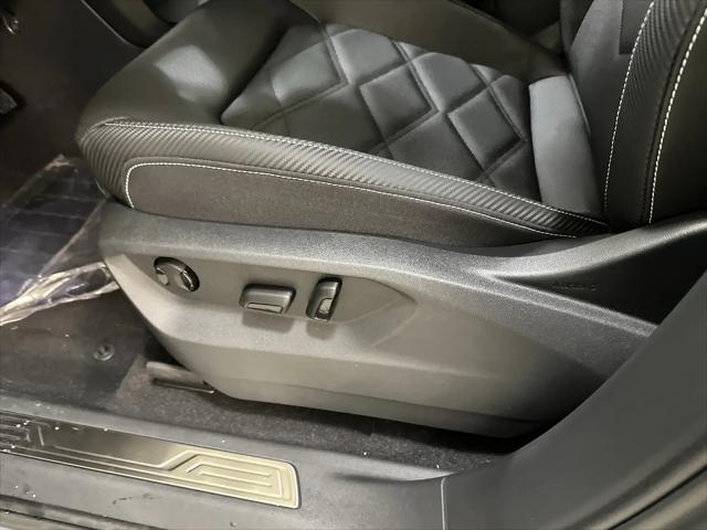2026 Volkswagen Atlas Cross Sport SE with Technology