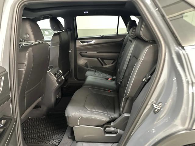 2026 Volkswagen Atlas Cross Sport SE with Technology