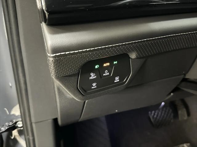 2026 Volkswagen Atlas Cross Sport SE with Technology