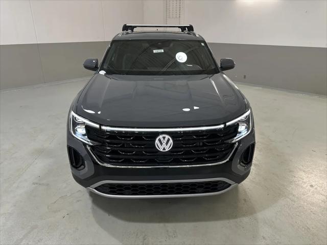 2026 Volkswagen Atlas Cross Sport SE with Technology