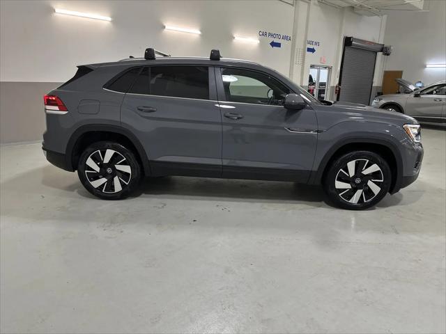 2026 Volkswagen Atlas Cross Sport SE with Technology