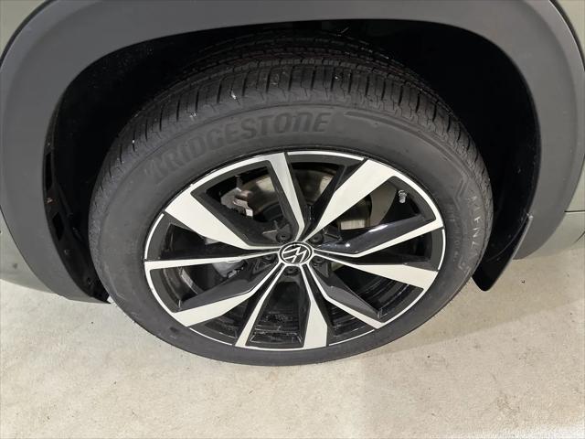 2026 Volkswagen Atlas Cross Sport SEL Premium R-Line