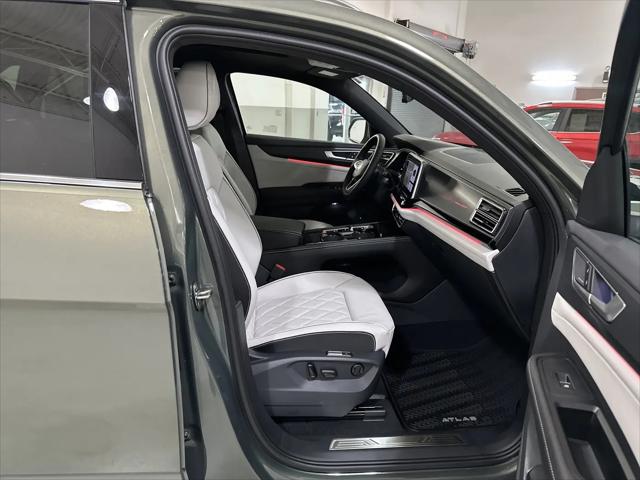 2026 Volkswagen Atlas Cross Sport SEL Premium R-Line