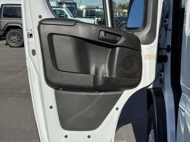 2026 Ram ProMaster Cargo Van Tradesman Low Roof 136" WB w/Pass Seat