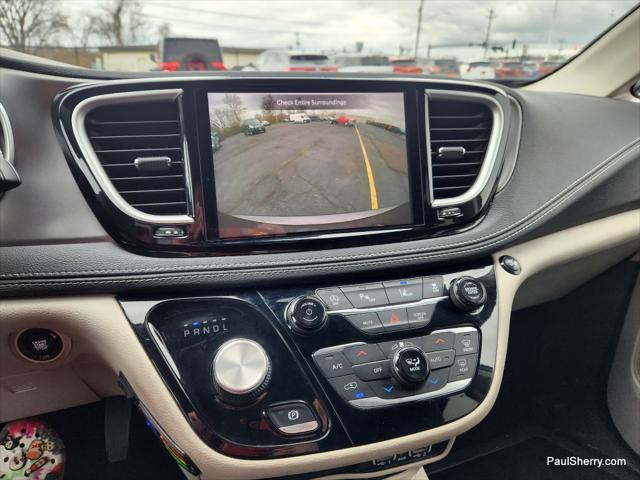 2022 Chrysler Pacifica Touring L