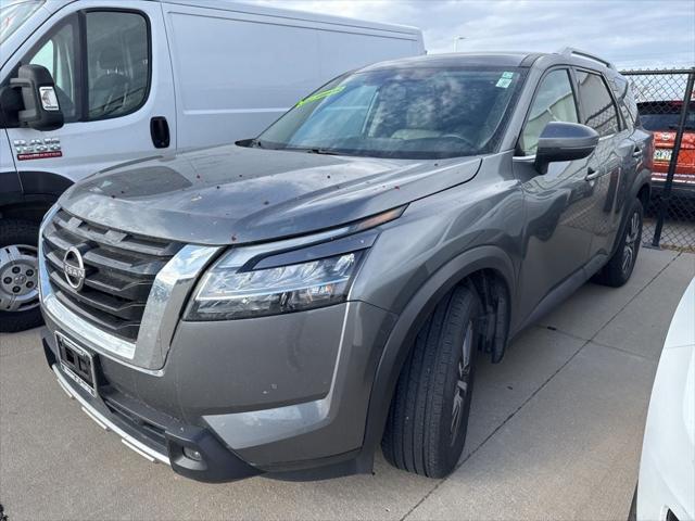 2023 Nissan Pathfinder SL 4WD