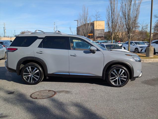 2025 Nissan Pathfinder Platinum 4WD