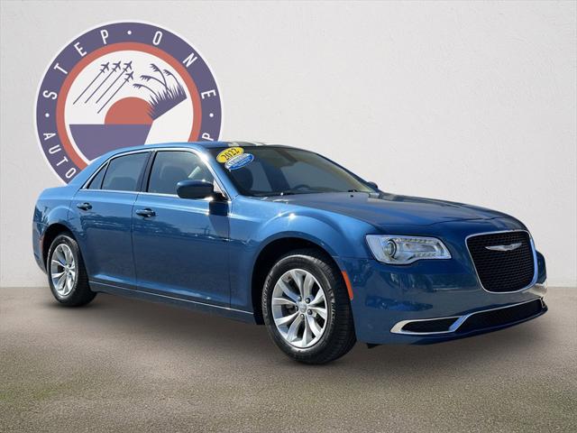 2022 Chrysler 300 Touring