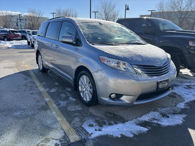 2017 Toyota Sienna XLE Premium 7 Passenger 2017 Toyota Sienna XLE Premium 7 Passenger