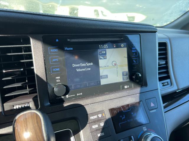 2017 Toyota Sienna XLE Premium 7 Passenger 2017 Toyota Sienna XLE Premium 7 Passenger