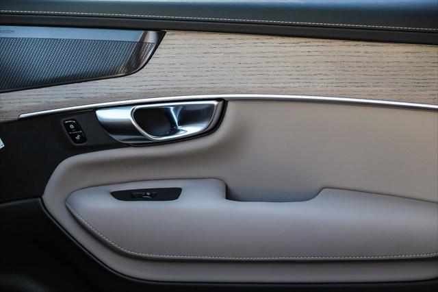 2026 Volvo XC90 Plus, B6 AWD Gas (mild hybrid), Gasoline, Bright, 7 Seats