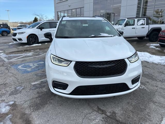 2026 Chrysler Pacifica Select AWD