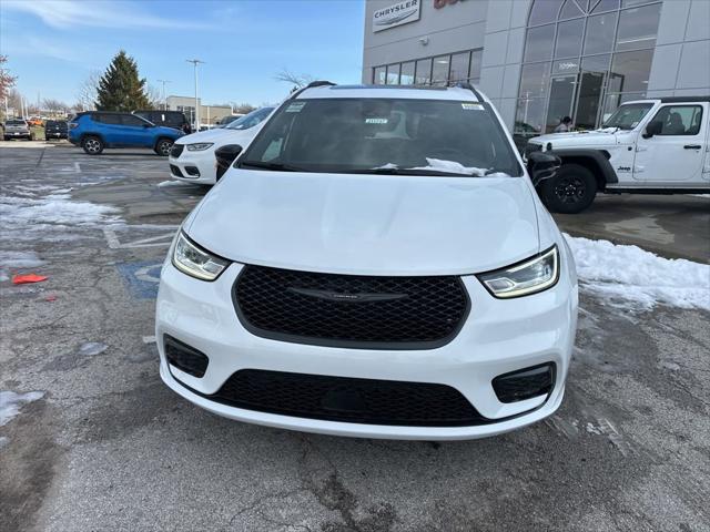 2026 Chrysler Pacifica Select AWD