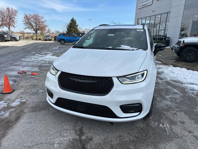 2026 Chrysler Pacifica Select AWD