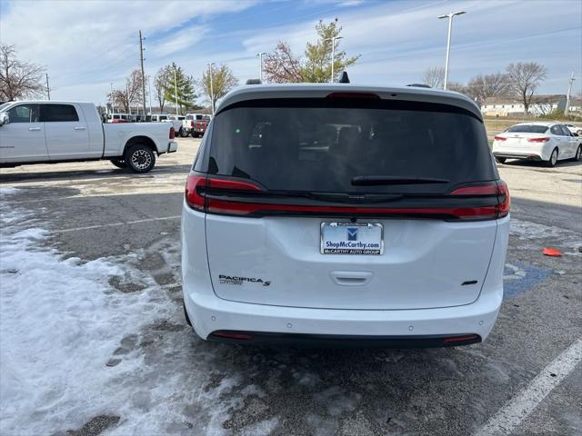 2026 Chrysler Pacifica Select AWD