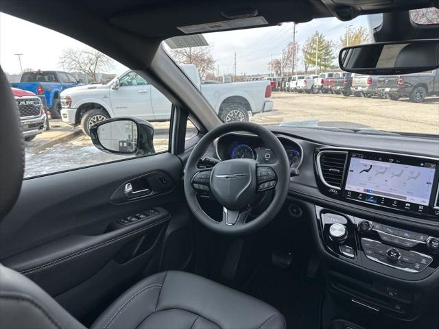 2026 Chrysler Pacifica Select AWD