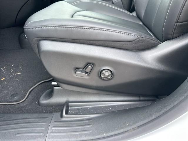2026 Chrysler Pacifica Select AWD