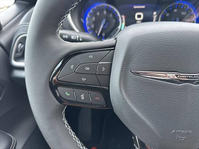 2026 Chrysler Pacifica Select AWD