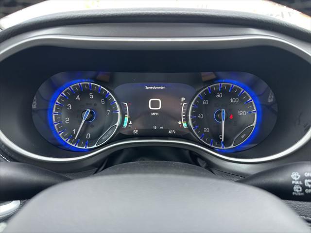 2026 Chrysler Pacifica Select AWD