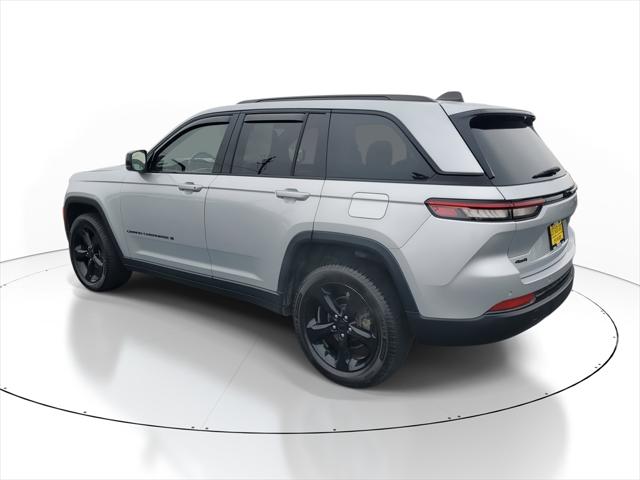 2022 Jeep Grand Cherokee Altitude 4x4 2022 Jeep Grand Cherokee Altitude 4x4