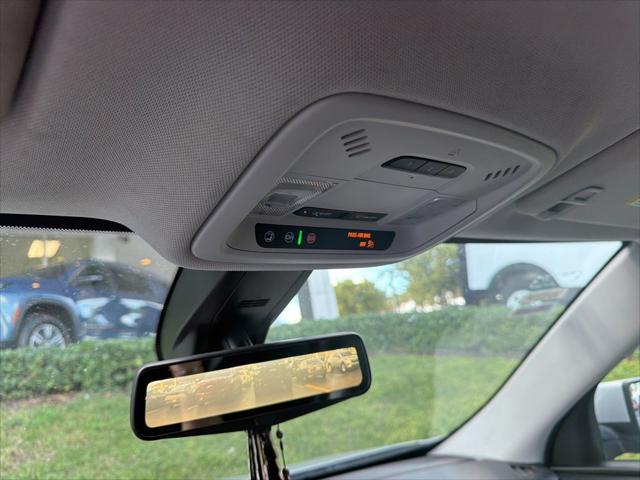 2021 Chevrolet Traverse FWD LT Leather 2021 Chevrolet Traverse FWD LT Leather