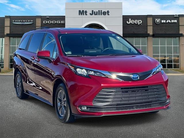 2025 Toyota Sienna XLE 2025 Toyota Sienna XLE