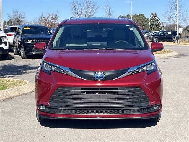 2025 Toyota Sienna XLE 2025 Toyota Sienna XLE