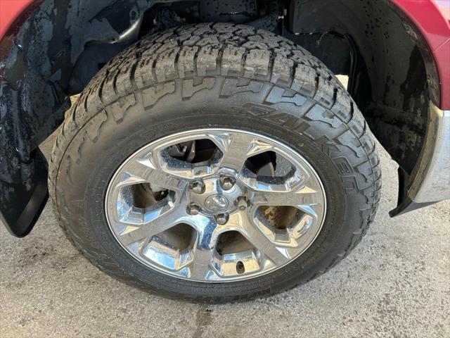 2017 RAM 1500 Laramie Crew Cab 4x4 57 Box 2017 RAM 1500 Laramie Crew Cab 4x4 57 Box