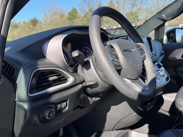 2025 Chrysler Pacifica Select 2025 Chrysler Pacifica Select