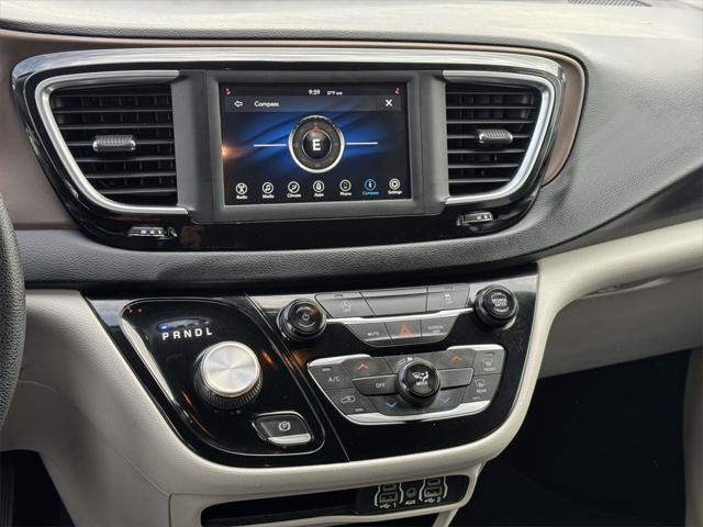 2021 Chrysler Voyager L 2021 Chrysler Voyager L