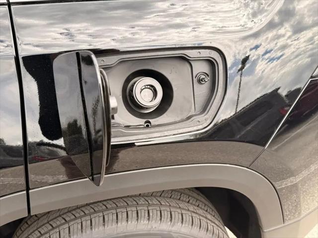 2026 Jeep Cherokee Laredo 4x4