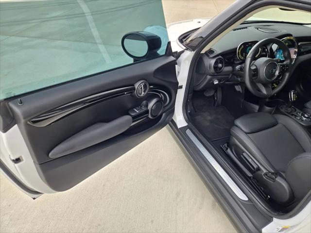 2024 MINI SE Hardtop Cooper