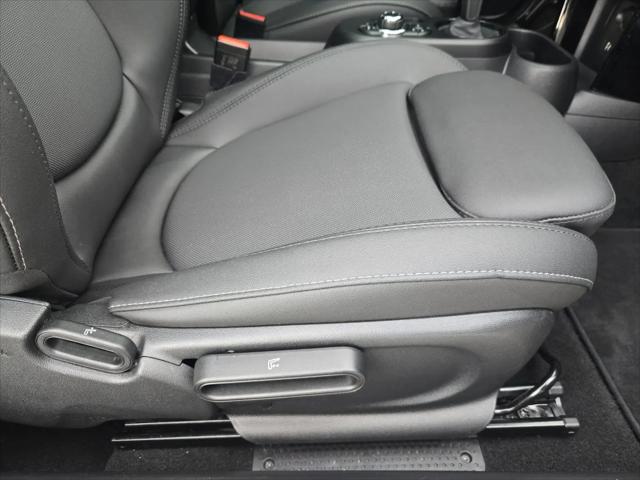 2024 MINI SE Hardtop Cooper