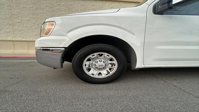 2014 Nissan 2500 SV V8