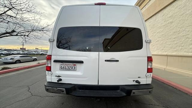 2014 Nissan 2500 SV V8