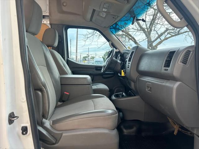 2014 Nissan 2500 SV V8