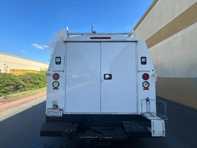 2016 Ford E-350 Cutaway E-350