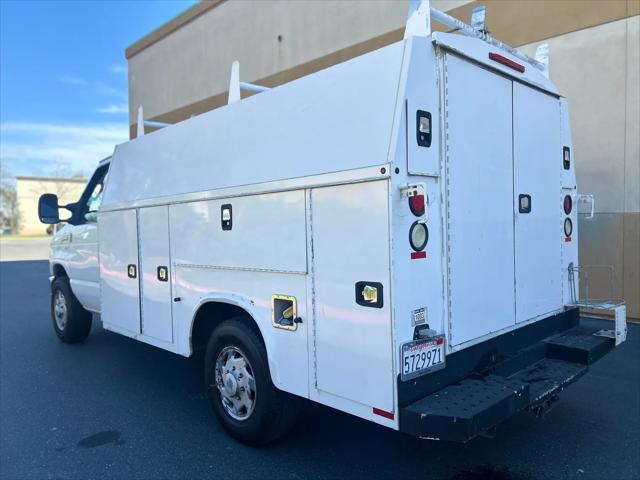 2016 Ford E-350 Cutaway E-350
