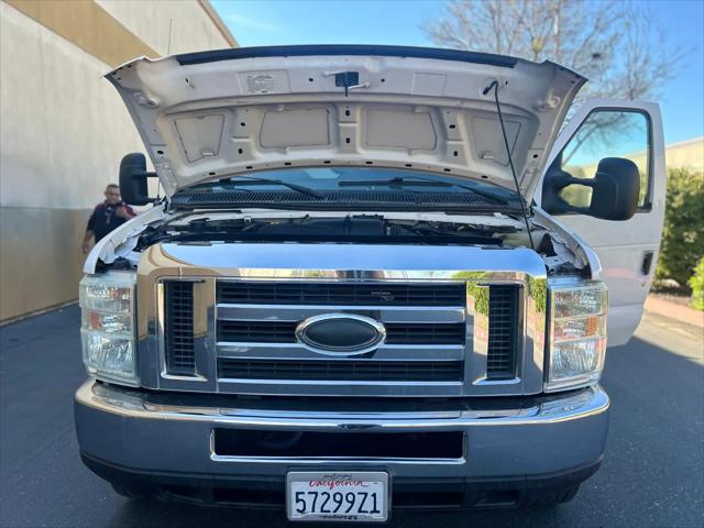 2016 Ford E-350 Cutaway E-350