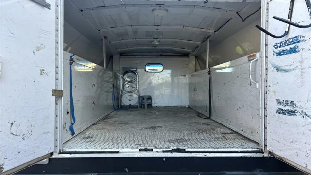 2016 Ford E-350 Cutaway E-350