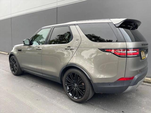 2017 Land Rover Discovery FIRST EDITION