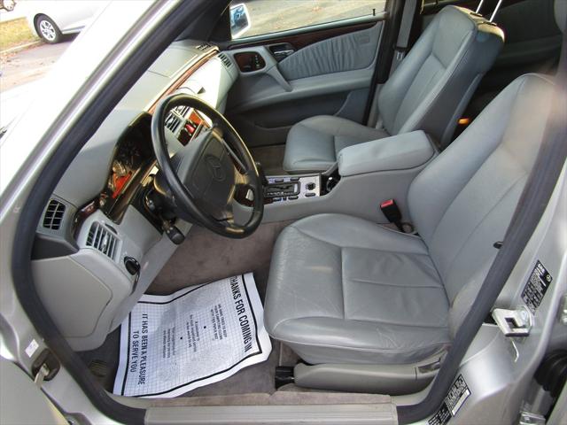 1997 Mercedes-Benz E 320 E320