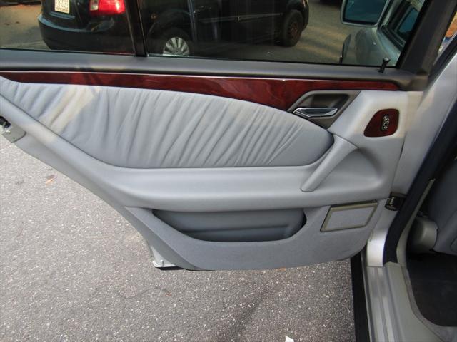 1997 Mercedes-Benz E 320 E320