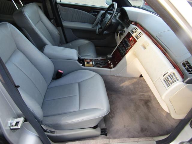 1997 Mercedes-Benz E 320 E320