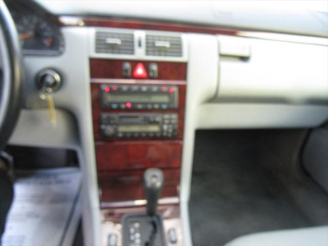 1997 Mercedes-Benz E 320 E320