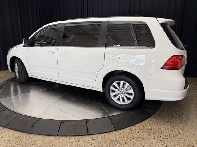 2012 Volkswagen Routan SE