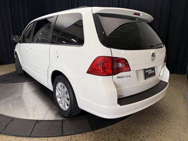2012 Volkswagen Routan SE