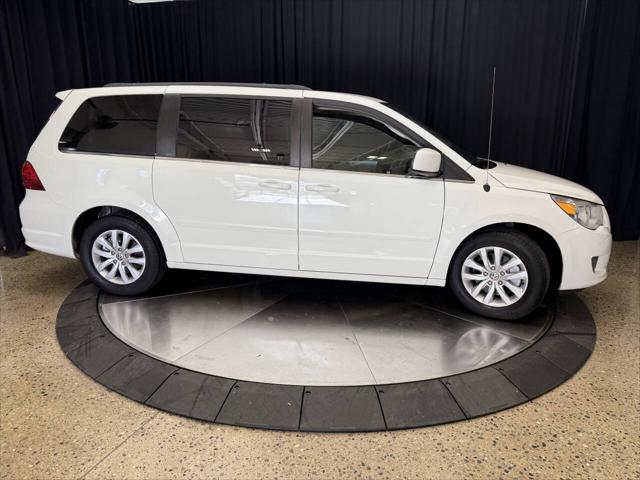 2012 Volkswagen Routan SE
